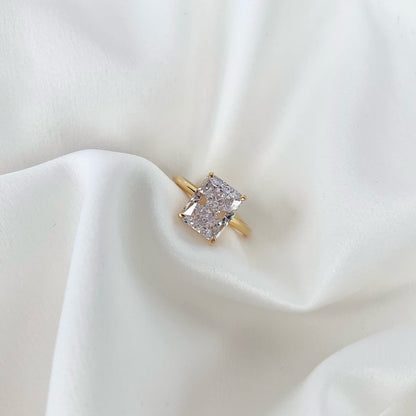 [AuraEcho]4.0 Carat Ornate Enchanting Radiand Cut Banquet Ring