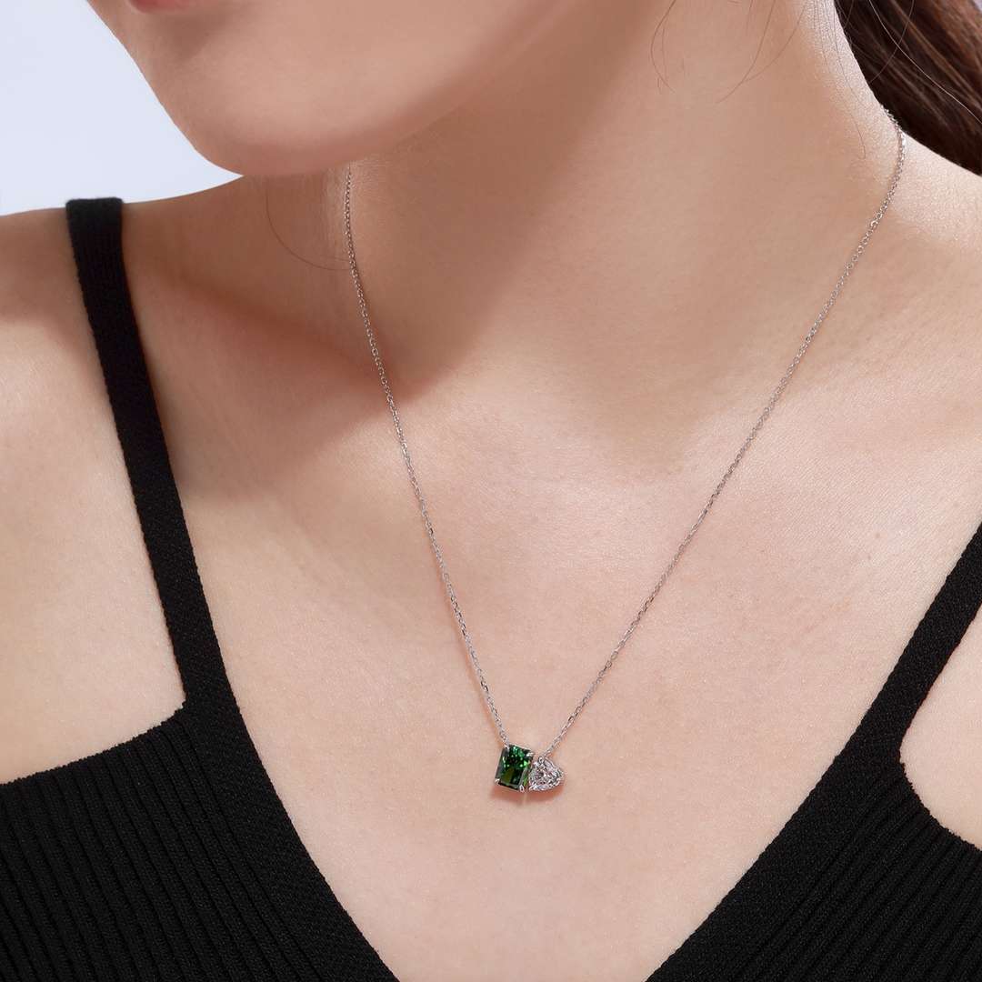 [AuraEcho]Dazzling Square & Heart Shape Necklace
