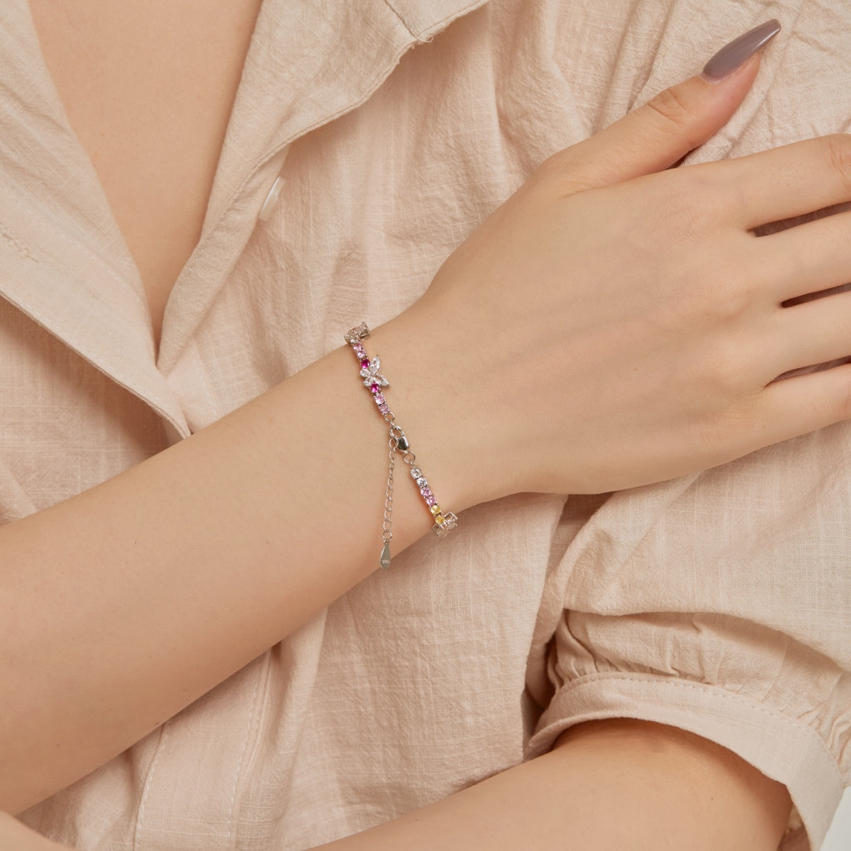 [AuraEcho]Ornate Colorful Butterfly Shape Round Cut Daily Bracelet