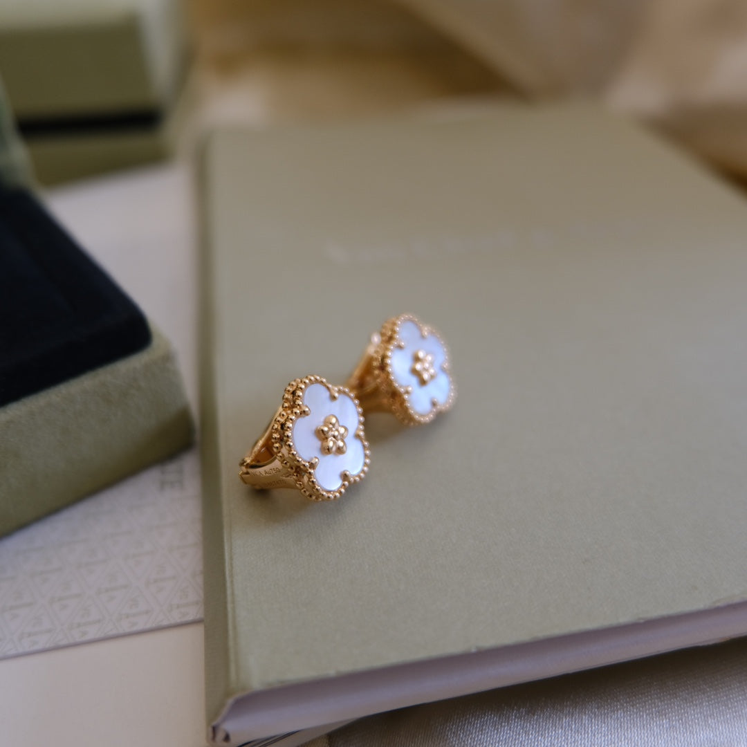 [AuraEcho]LUCKY PINK GOLD WHITE MOP EARRINGS