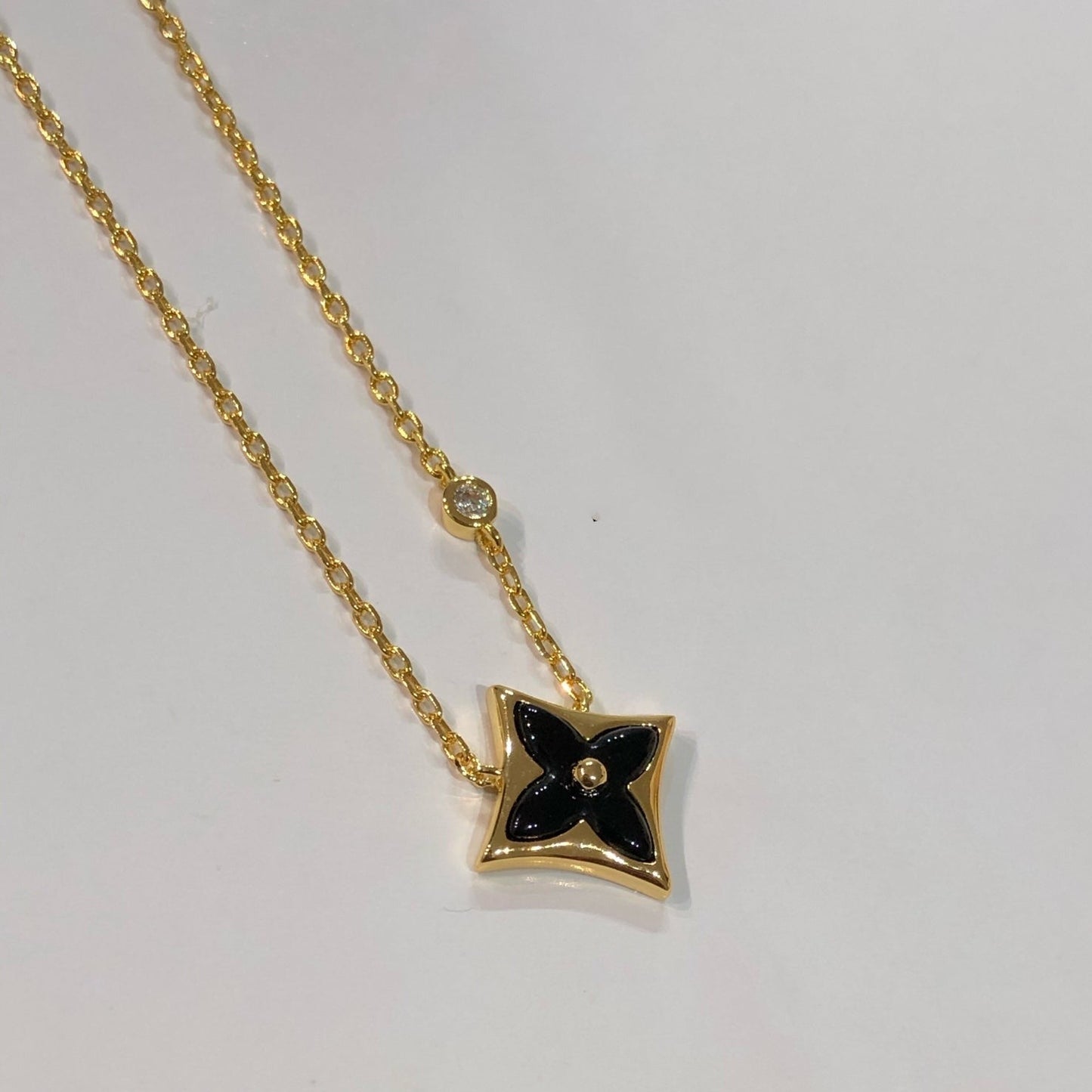 [AuraEcho]STAR BLACK MOP NECKLACE
