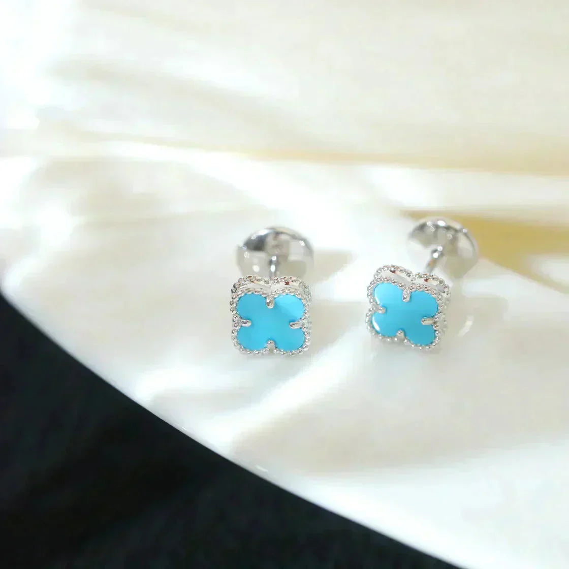 [AuraEcho]CLOVER MINI 9.5MM ONYX STUD EARRINGS SILVER