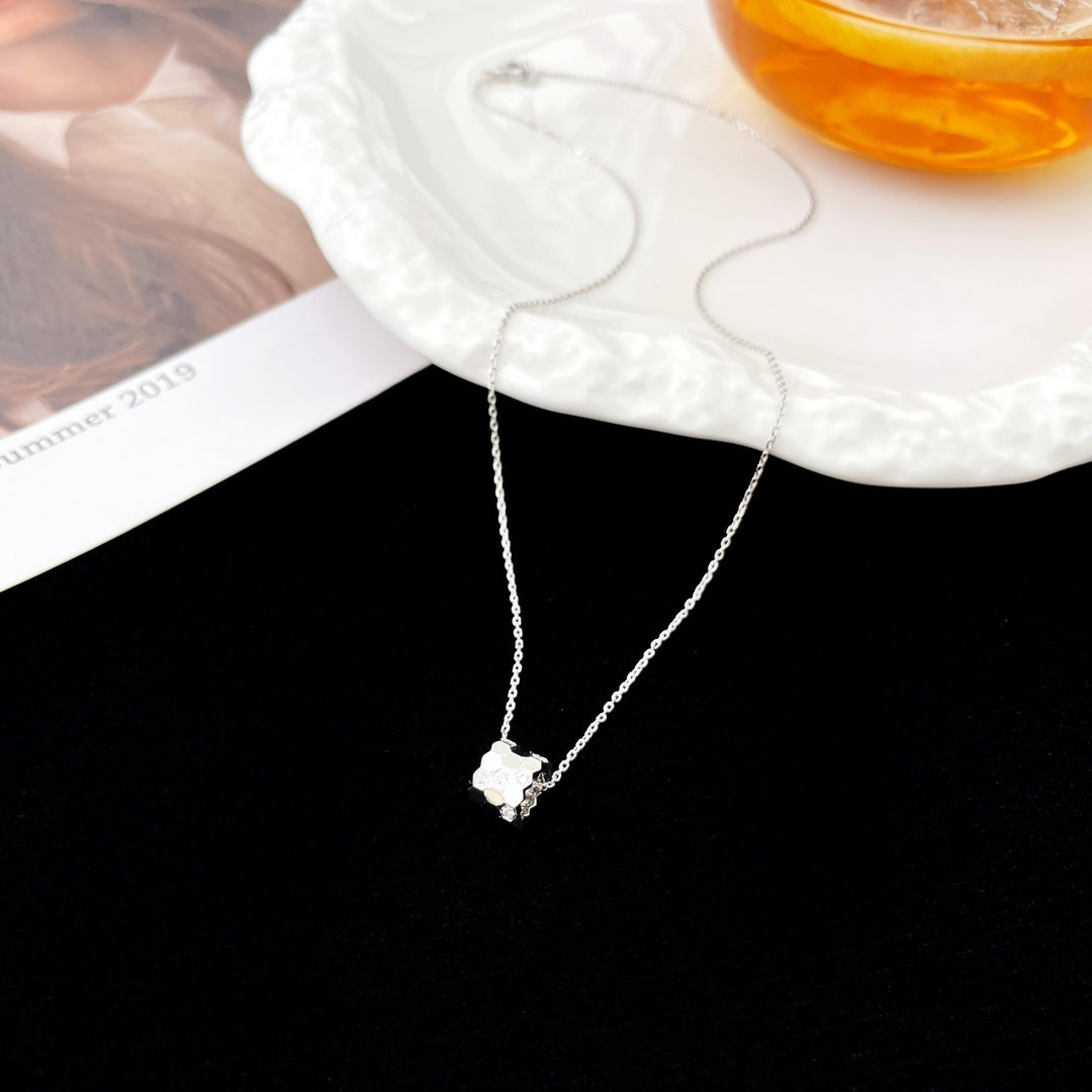[AuraEcho]BEE MINI PEDANT DIAMOND NECKLACE