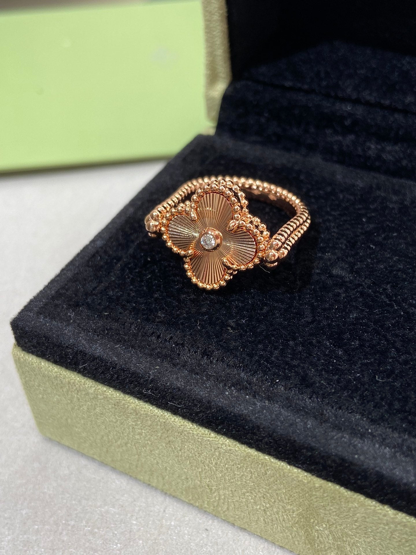 [AuraEcho]CLOVER RIVERSIBLE PINK GOLD RING