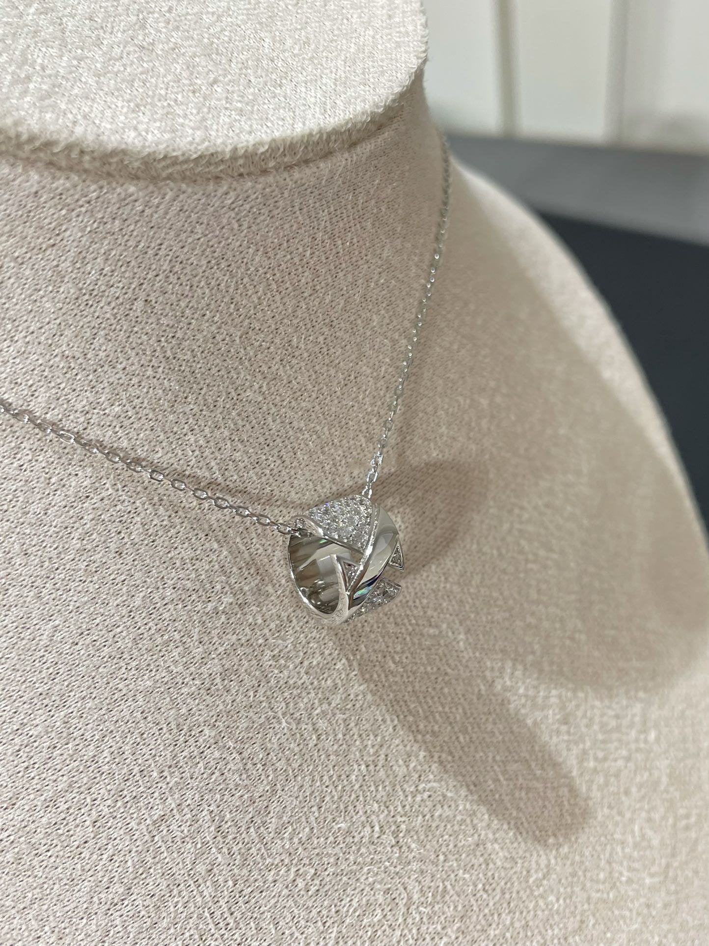 [AuraEcho]LIENS EVIDENCE DIAMOND PAVED NECKLACE