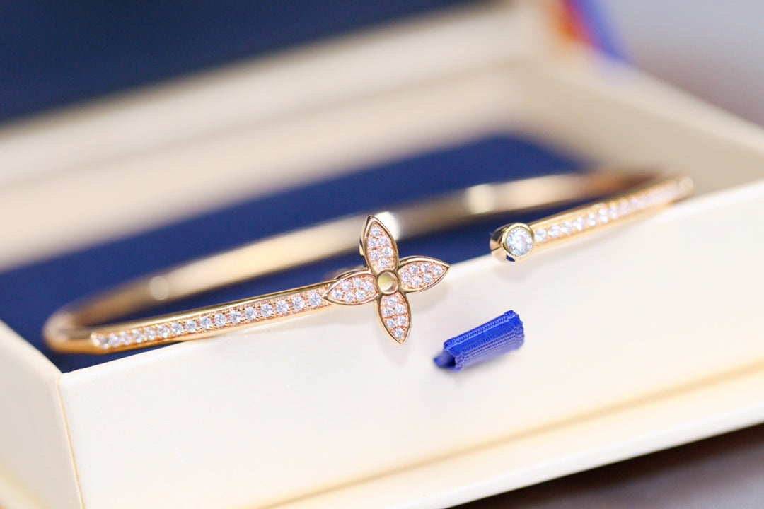 [AuraEcho]IDYLLE PINK GOLD OPEN BRACELET DIAMOND PAVED