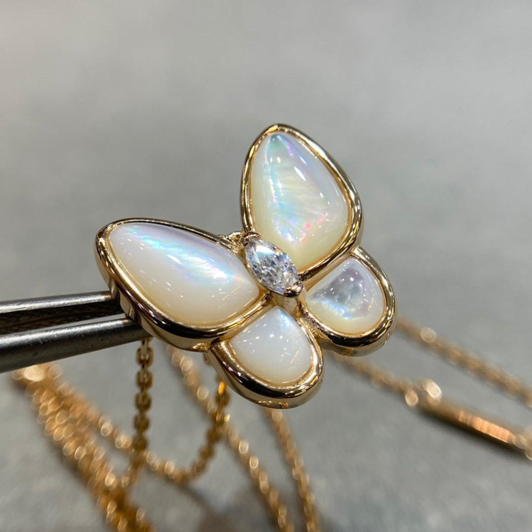 [AuraEcho]BUTTERFLY MOP DIAMOND NECKLACE