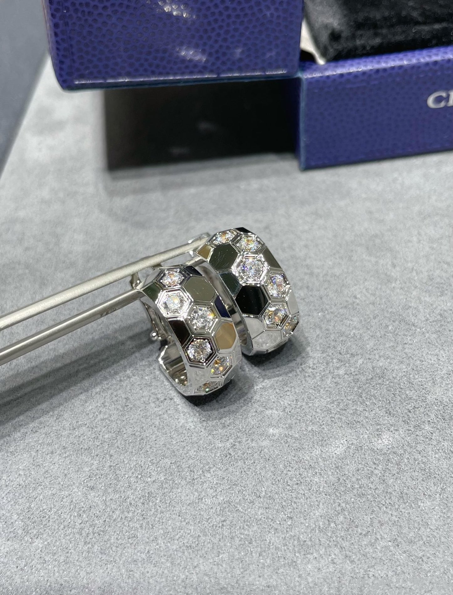 [AuraEcho]BEE LOVE DIAMOND HOOP EARRINGS