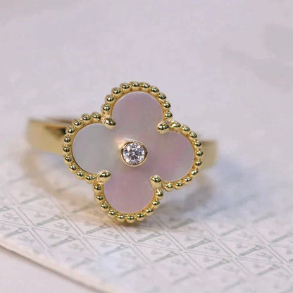 [AuraEcho]CLOVER PINK MOP RING GOLD DIAMOND