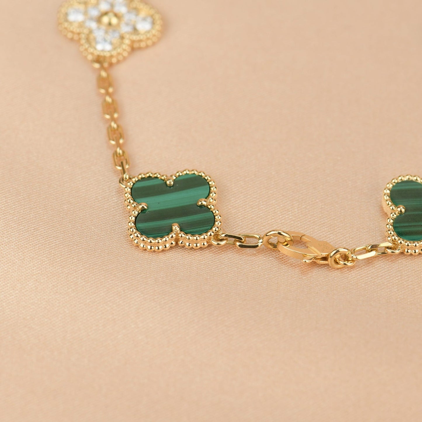 [AuraEcho]CLOVER  5 MOTIF MALACHITE DIAMOND BRACELET