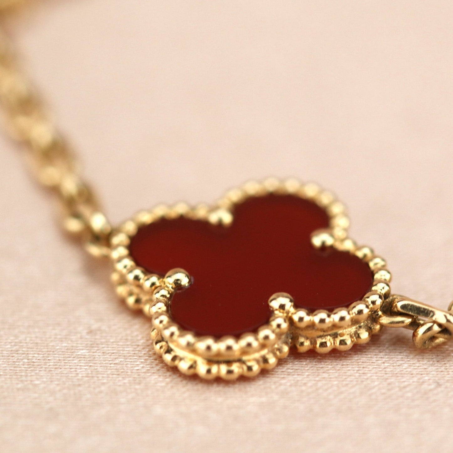 [AuraEcho]CLOVER 5 MOTIFS RED AGATE  BRACELET