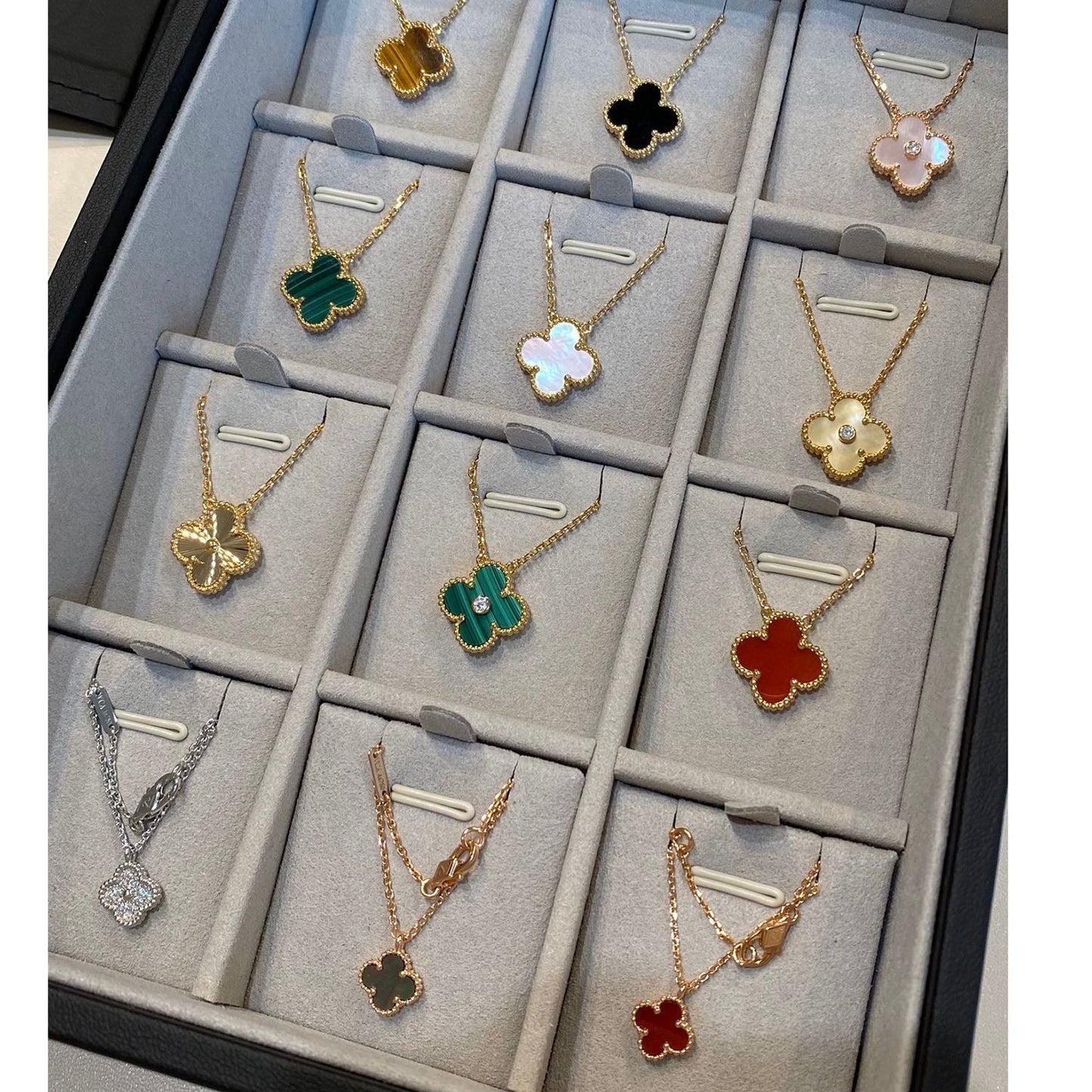 [AuraEcho]CLOVER 15MM BLACK ONYX SINGLE FLOWER NECKLACE